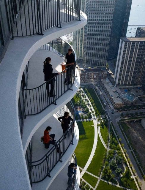 Aqua Tower: kule balkonlarının yakın görünümü