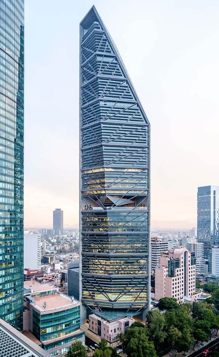 Torre Reforma: iki beton duvarıyla Torre Reforma